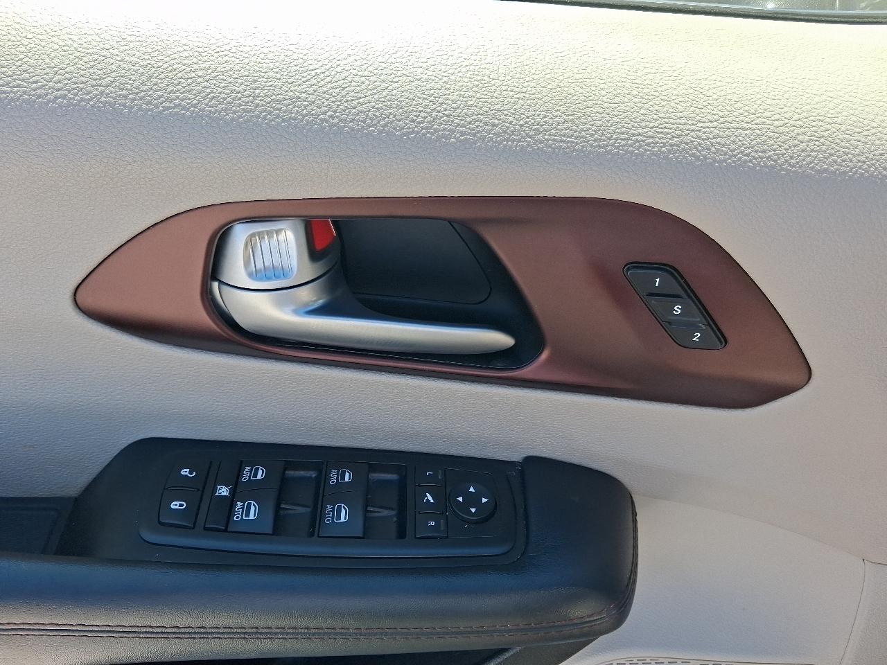 Chrysler Pacifica Limited FWD 2017
