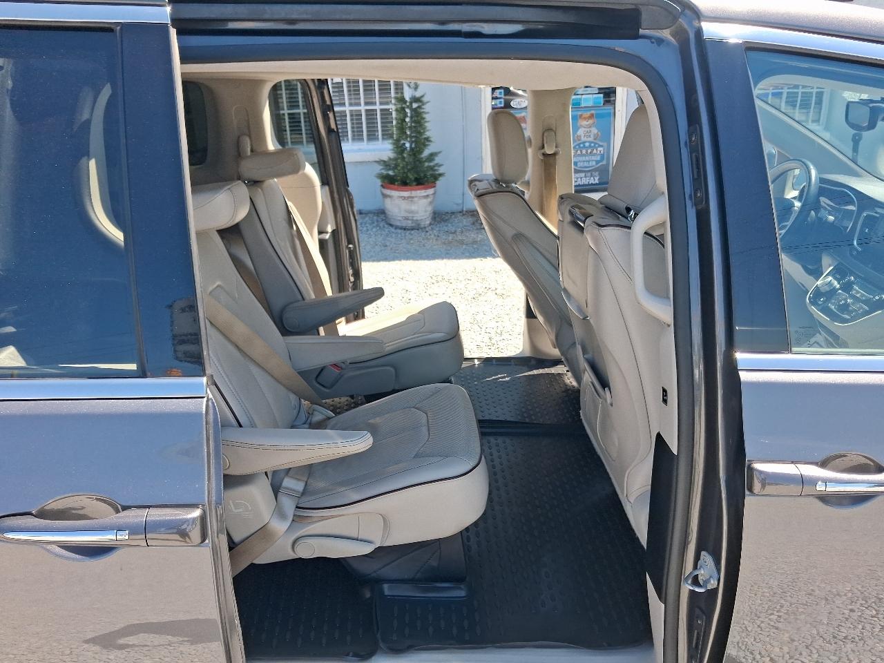 Chrysler Pacifica Limited FWD 2017