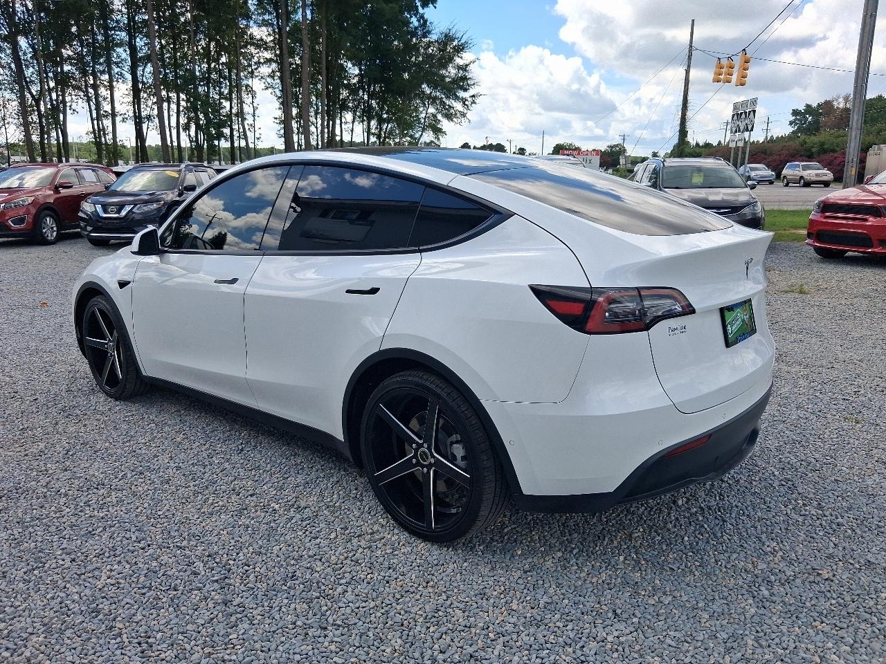 Tesla Model Y  2021