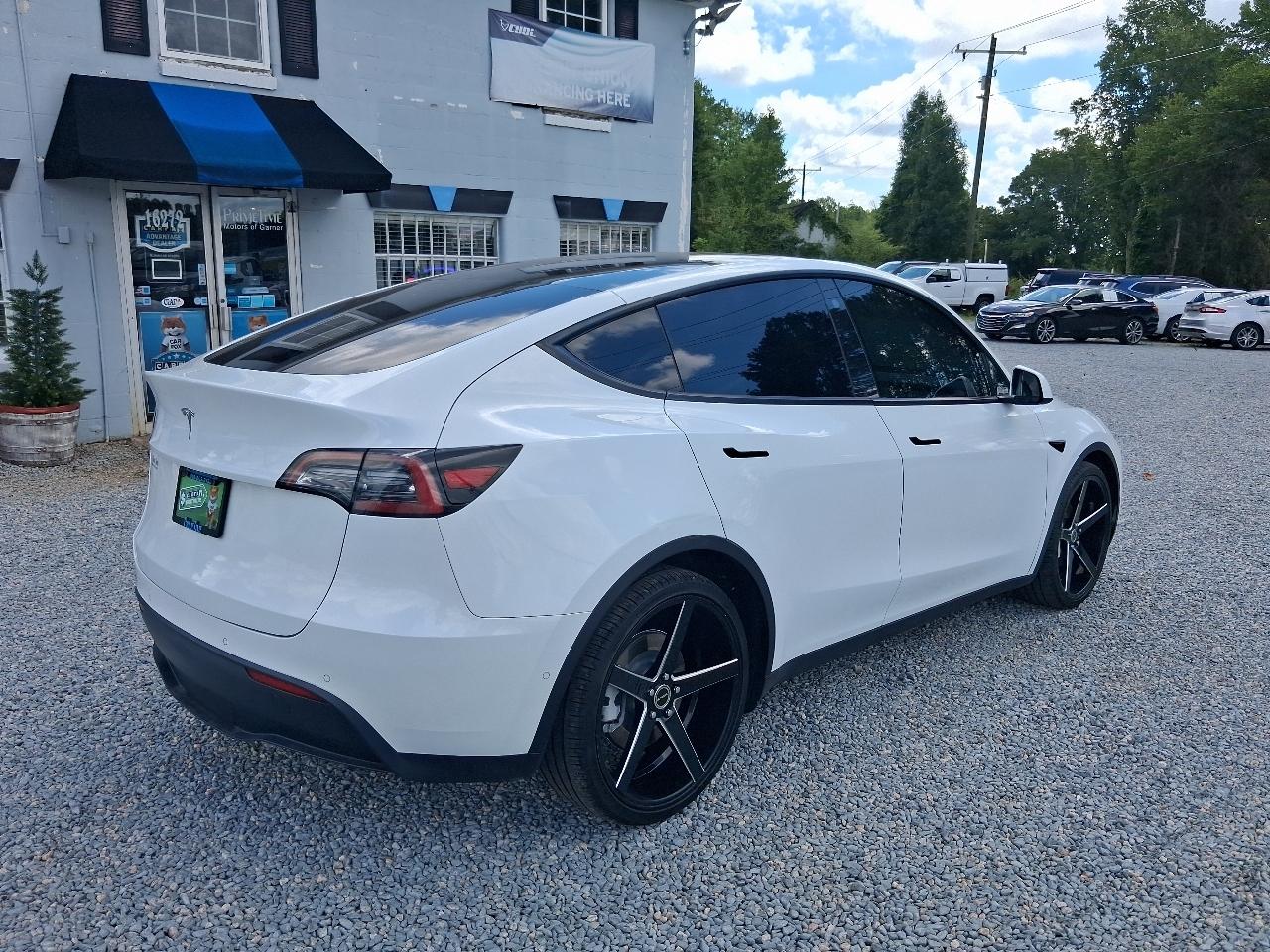 Tesla Model Y  2021