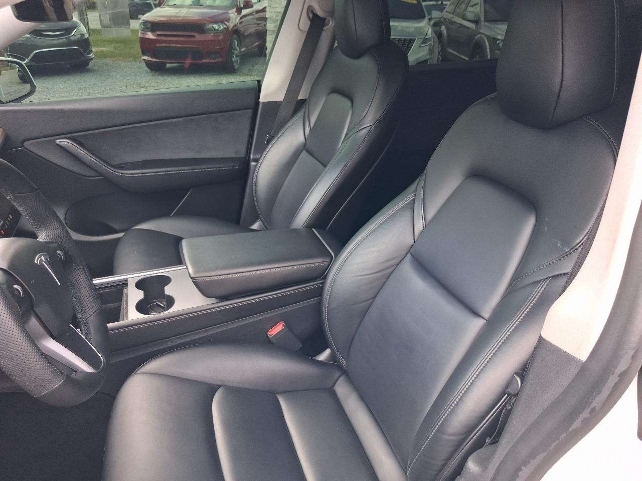 Tesla Model Y  2021