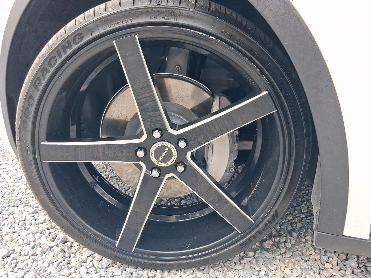 Tesla Model Y  2021