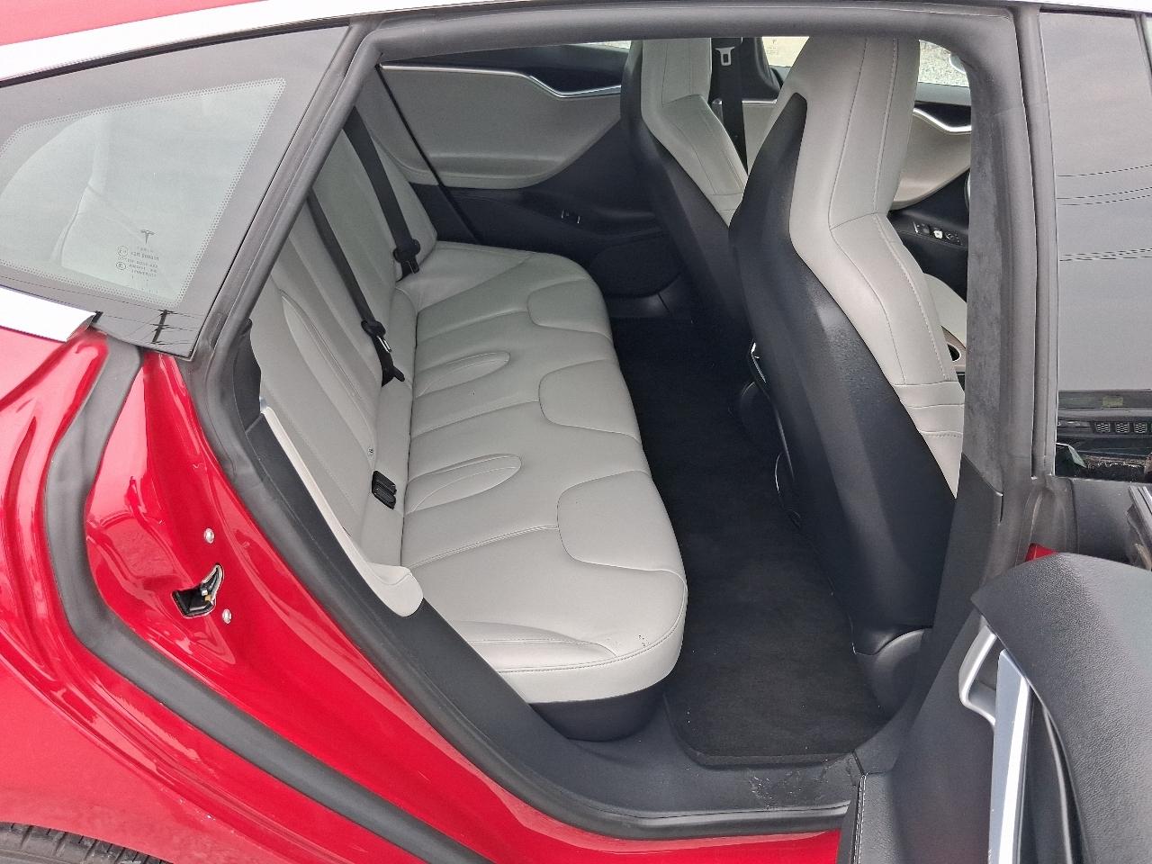 Tesla Model S  2015