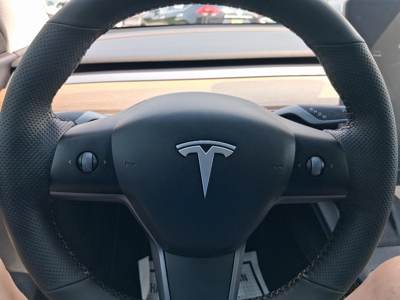 Tesla Model Y  2021