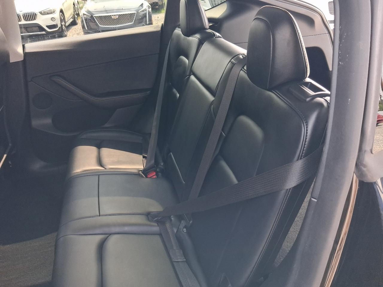 Tesla Model Y  2021