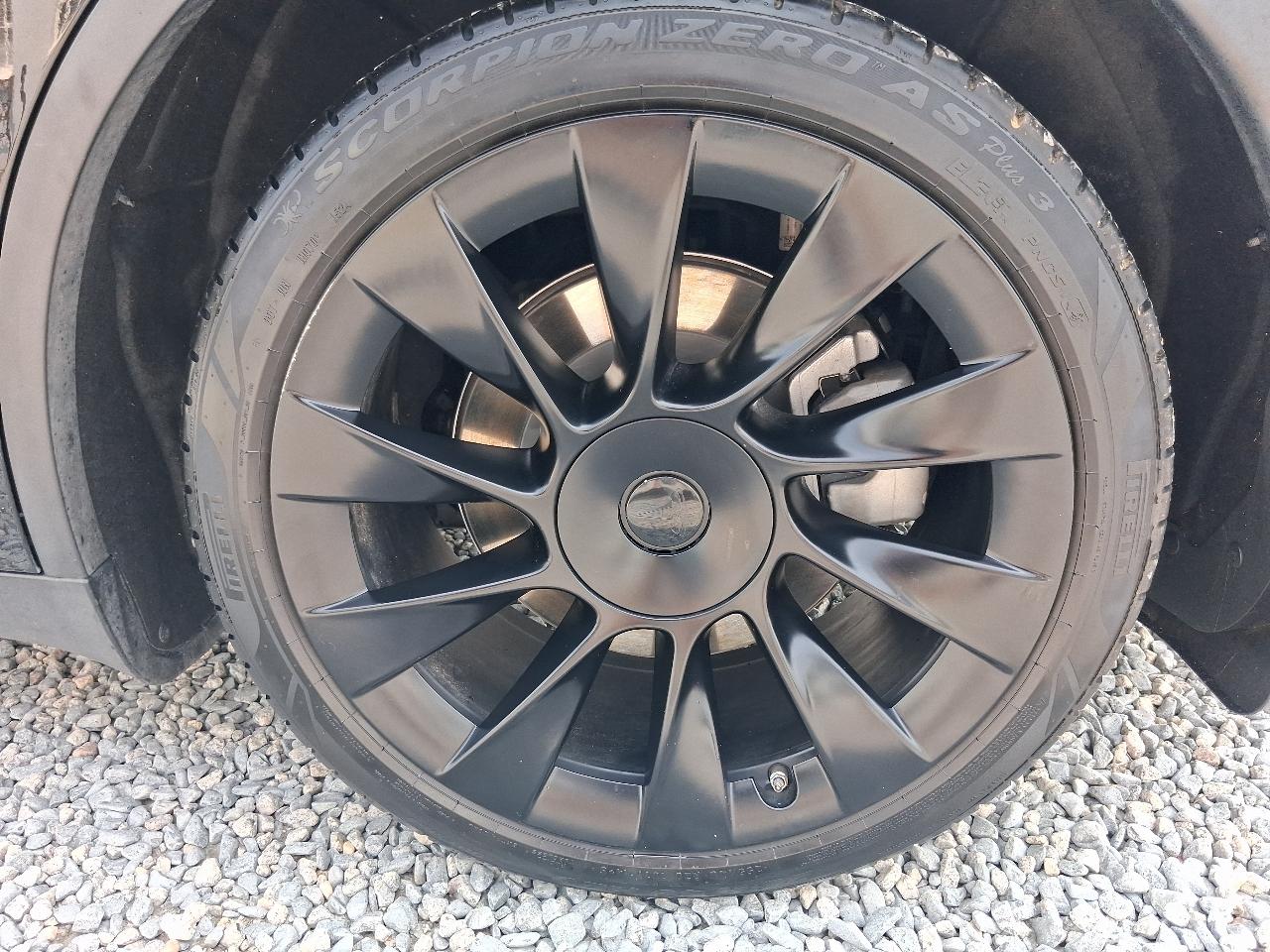 Tesla Model Y  2021