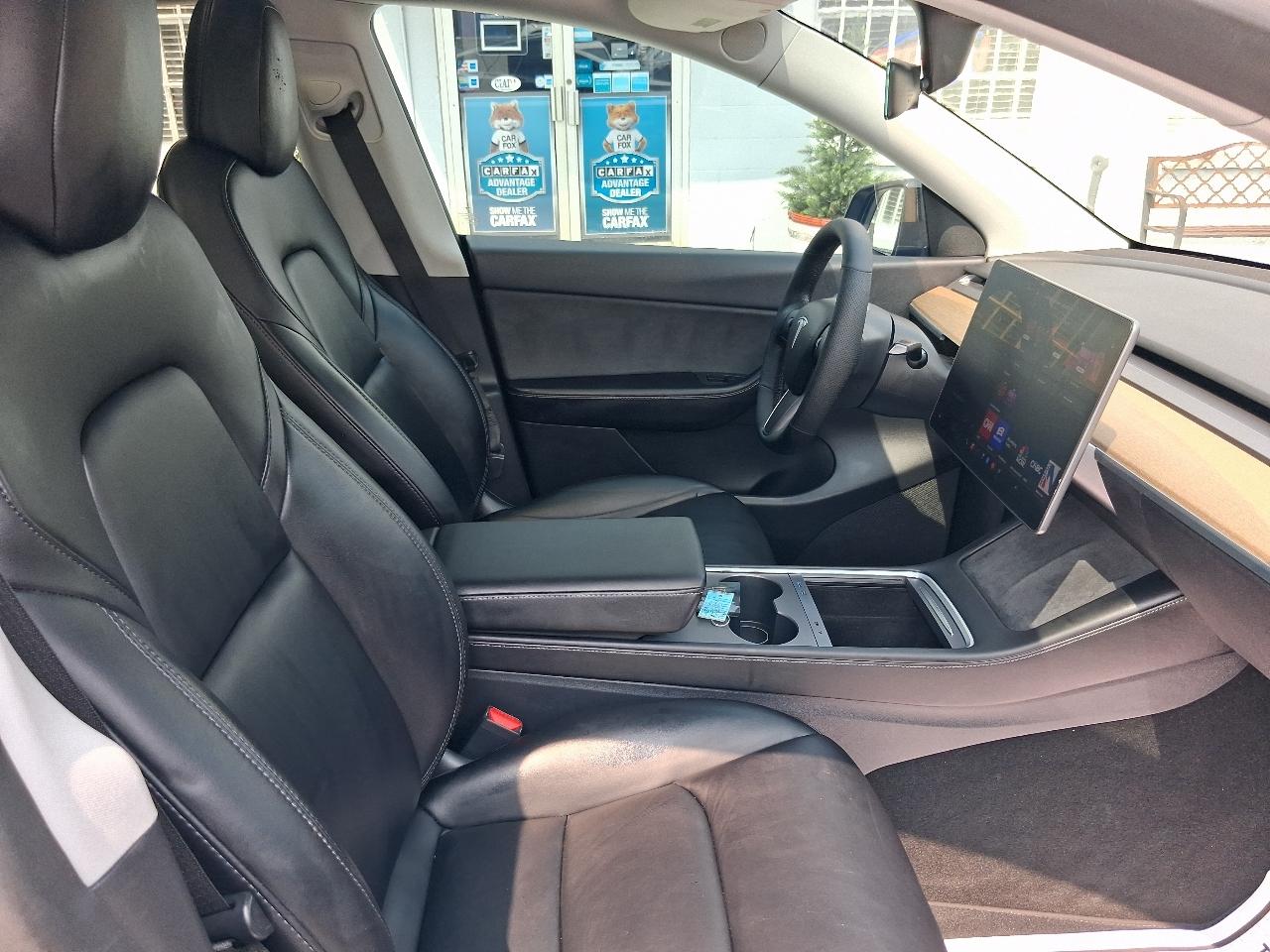 Tesla Model Y  2021