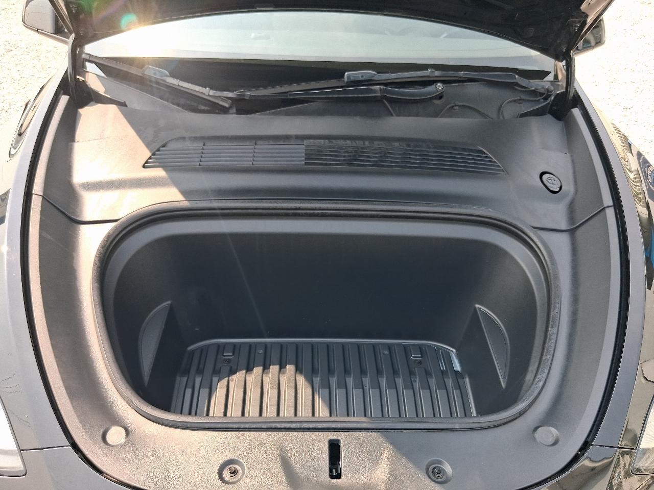 Tesla Model Y  2021
