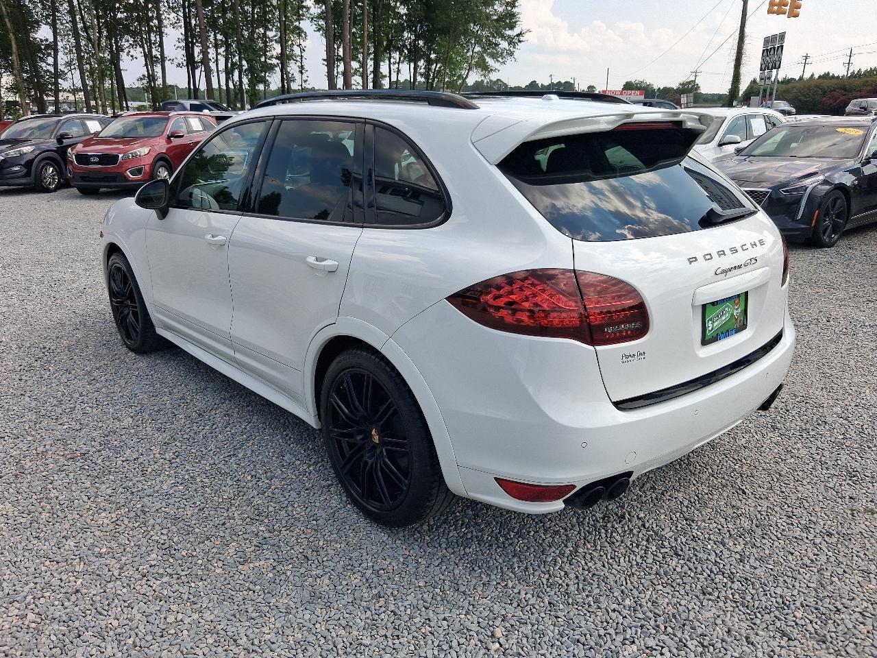 Porsche Cayenne GTS 4D SUV 2013