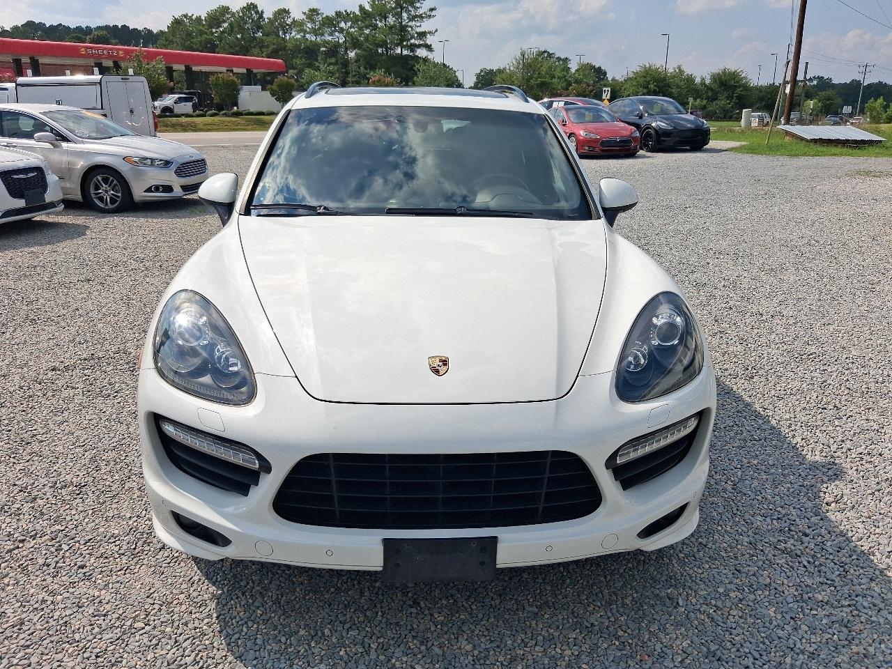 Porsche Cayenne GTS 4D SUV 2013