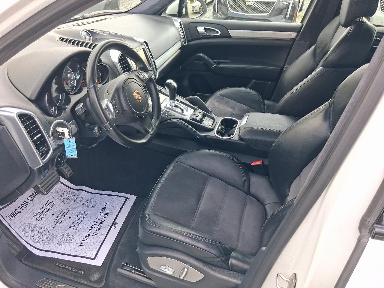 Porsche Cayenne GTS 4D SUV 2013