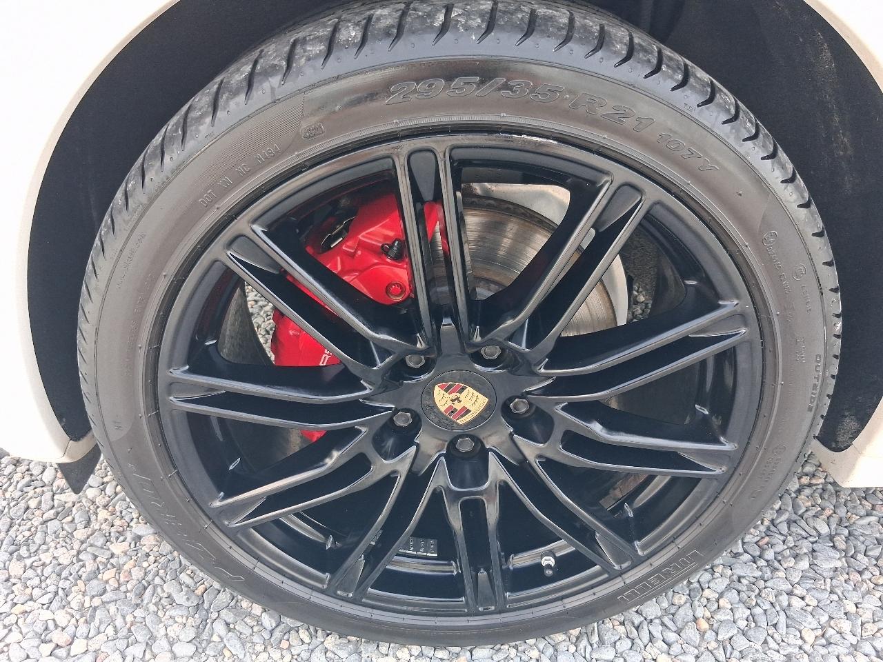 Porsche Cayenne GTS 4D SUV 2013