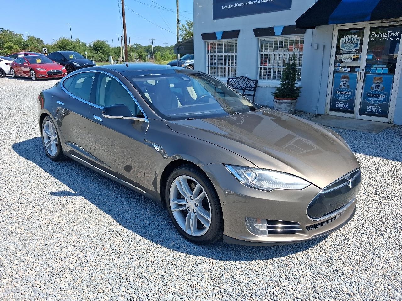 Tesla Model S  2015