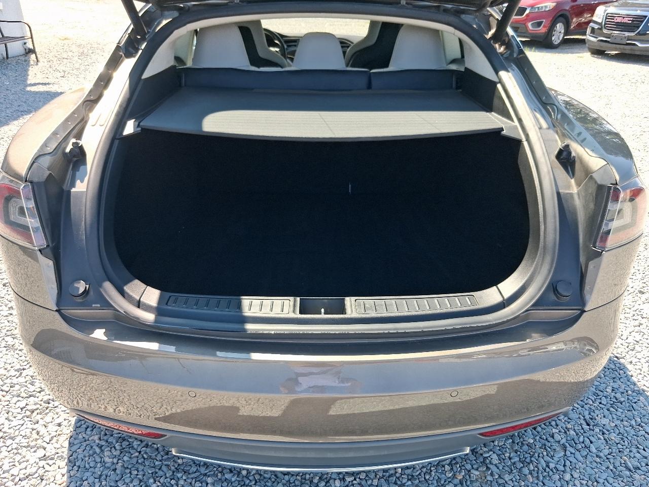 Tesla Model S  2015