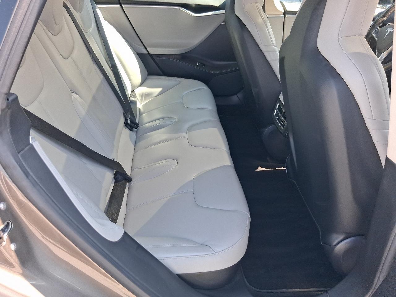 Tesla Model S  2015