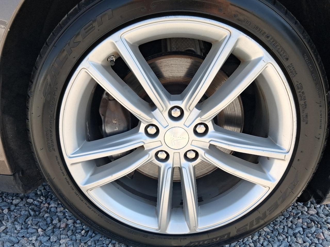 Tesla Model S  2015