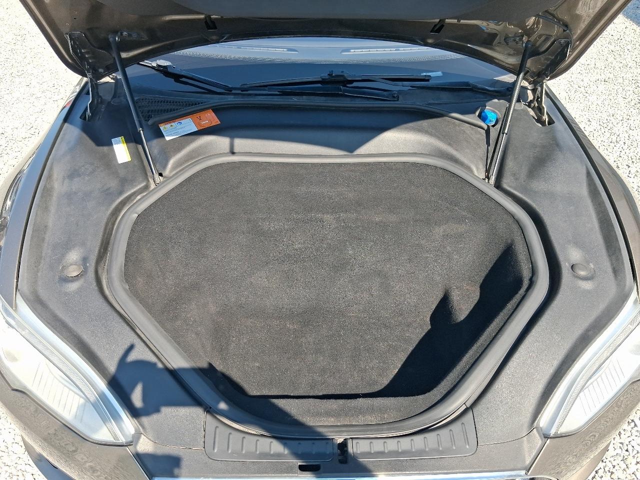 Tesla Model S  2015