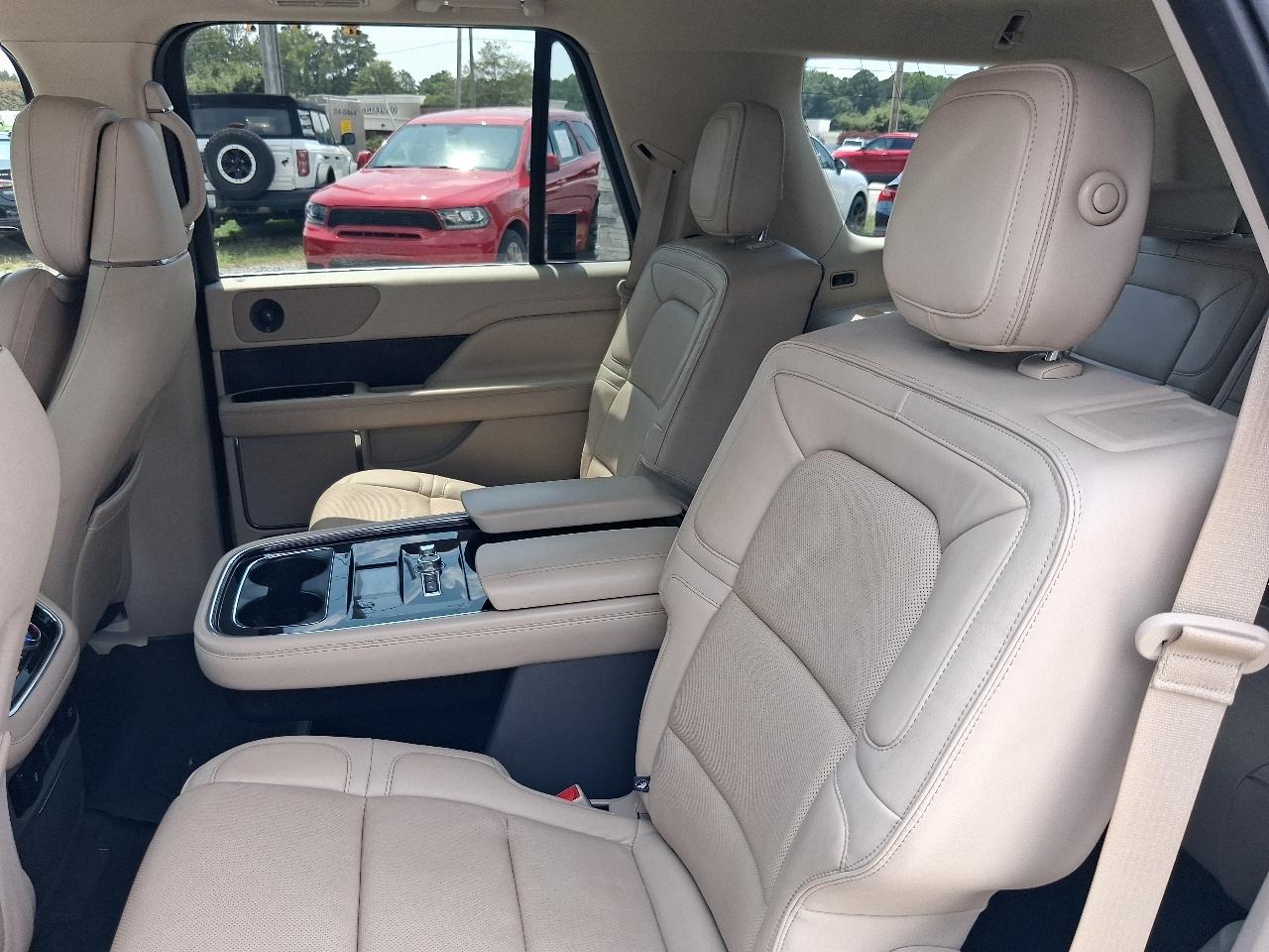 Lincoln Navigator 4WD 4dr Reserve 2018