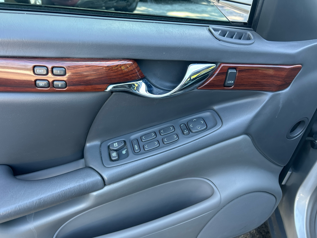 Cadillac DeVille Sedan 2002 Cadillac DeVille Sedan 2002