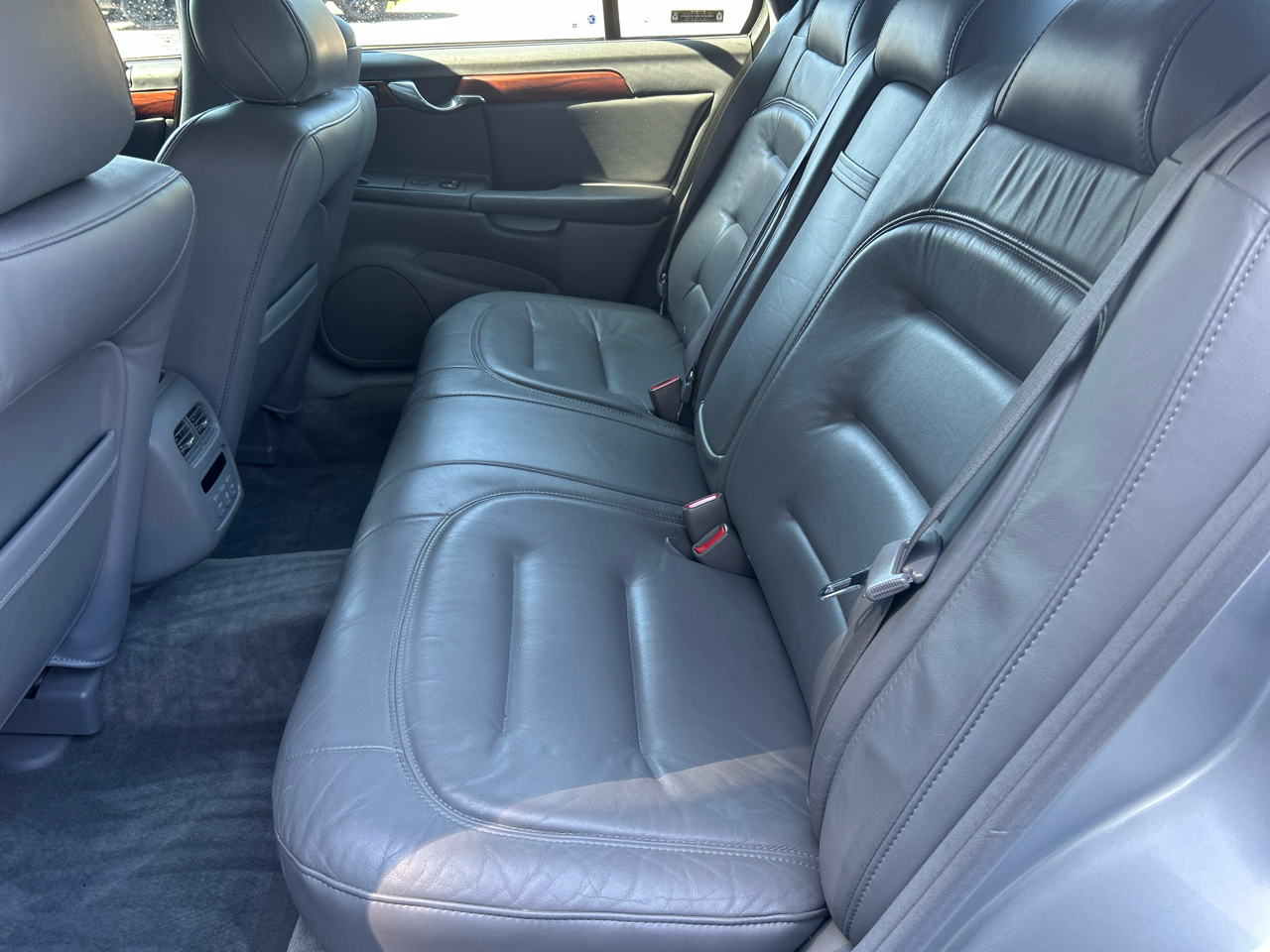 Cadillac DeVille Sedan 2002 Cadillac DeVille Sedan 2002