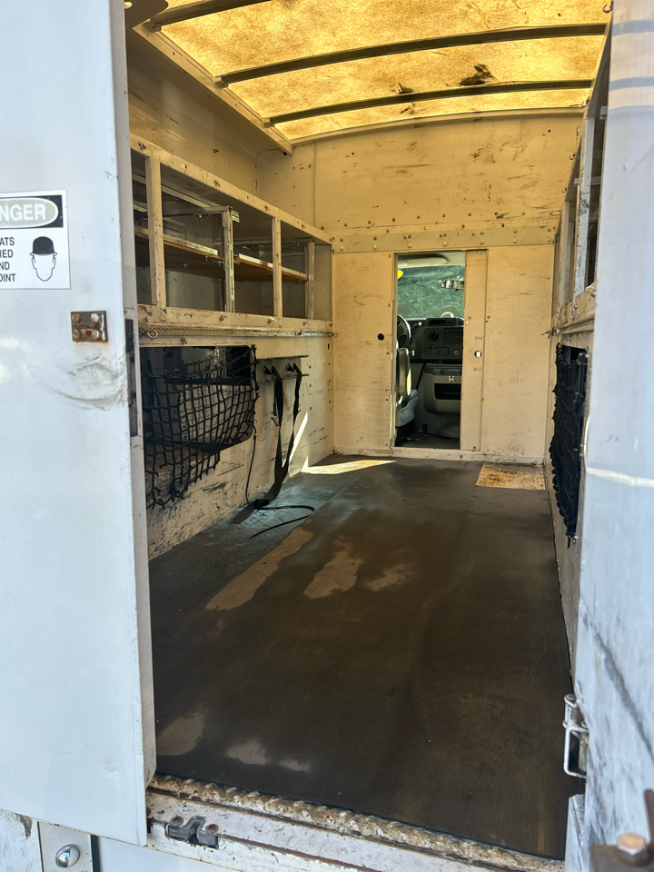 Ford Econoline E-350 Super Duty 2011 Ford Econoline E-350 Super Duty 2011