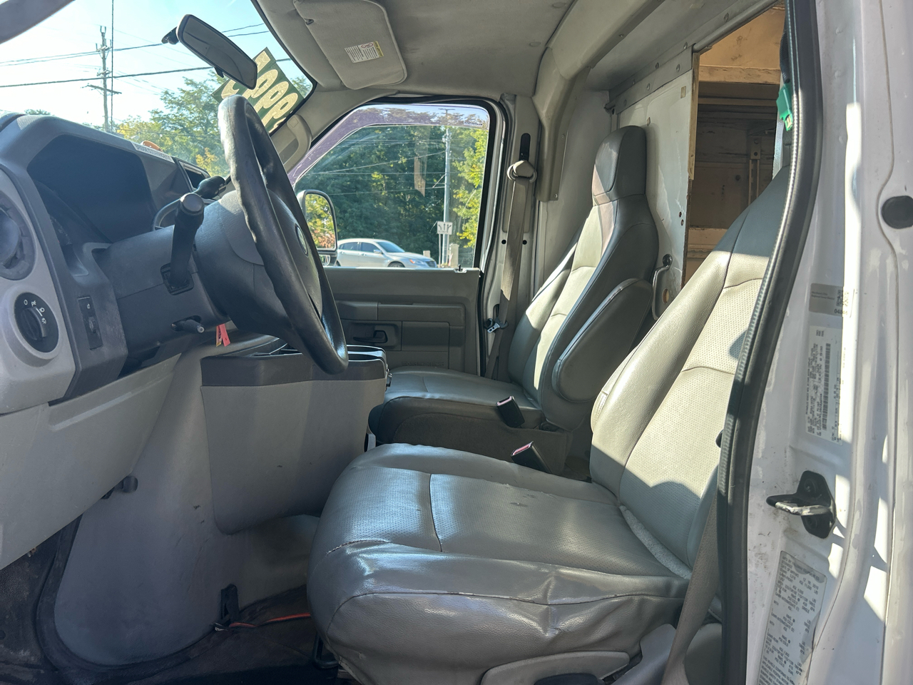 Ford Econoline E-350 Super Duty 2011 Ford Econoline E-350 Super Duty 2011