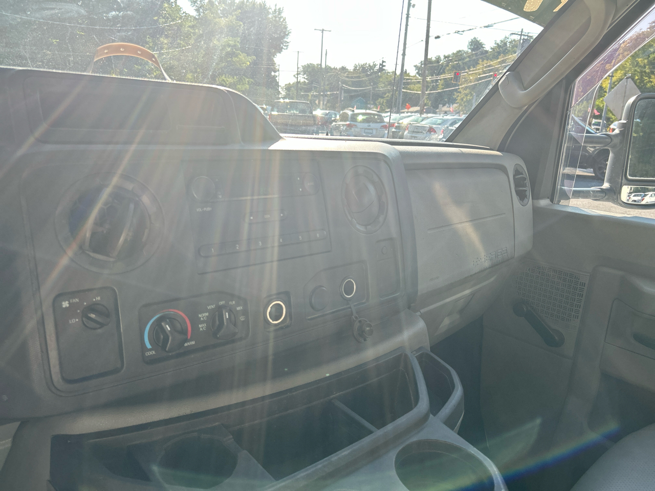 Ford Econoline E-350 Super Duty 2011 Ford Econoline E-350 Super Duty 2011