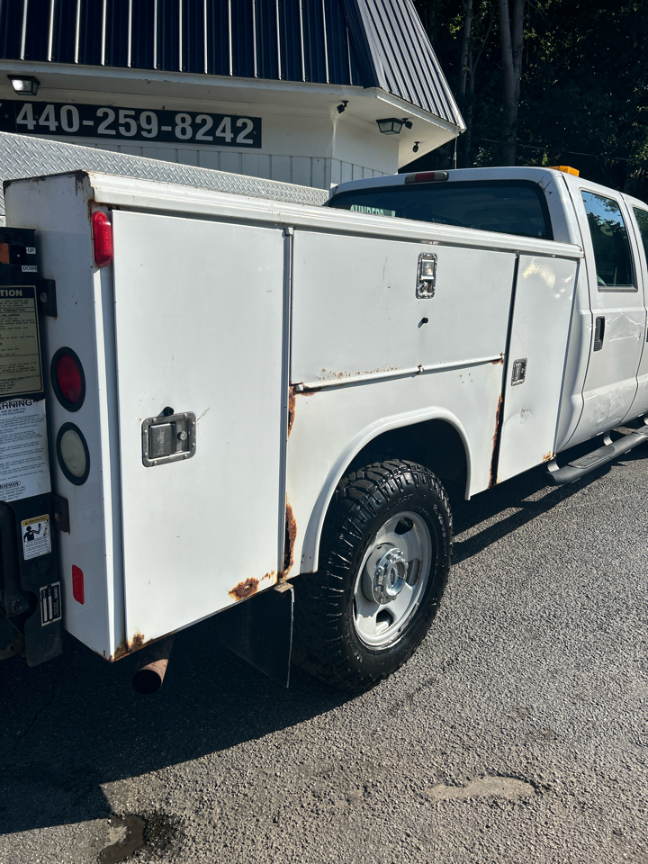 Ford F-350 SD Lariat Crew Cab 4WD 2005 Ford F-350 SD Lariat Crew Cab 4WD 2005