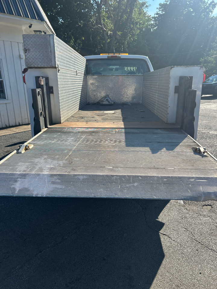 Ford F-350 SD Lariat Crew Cab 4WD 2005 Ford F-350 SD Lariat Crew Cab 4WD 2005