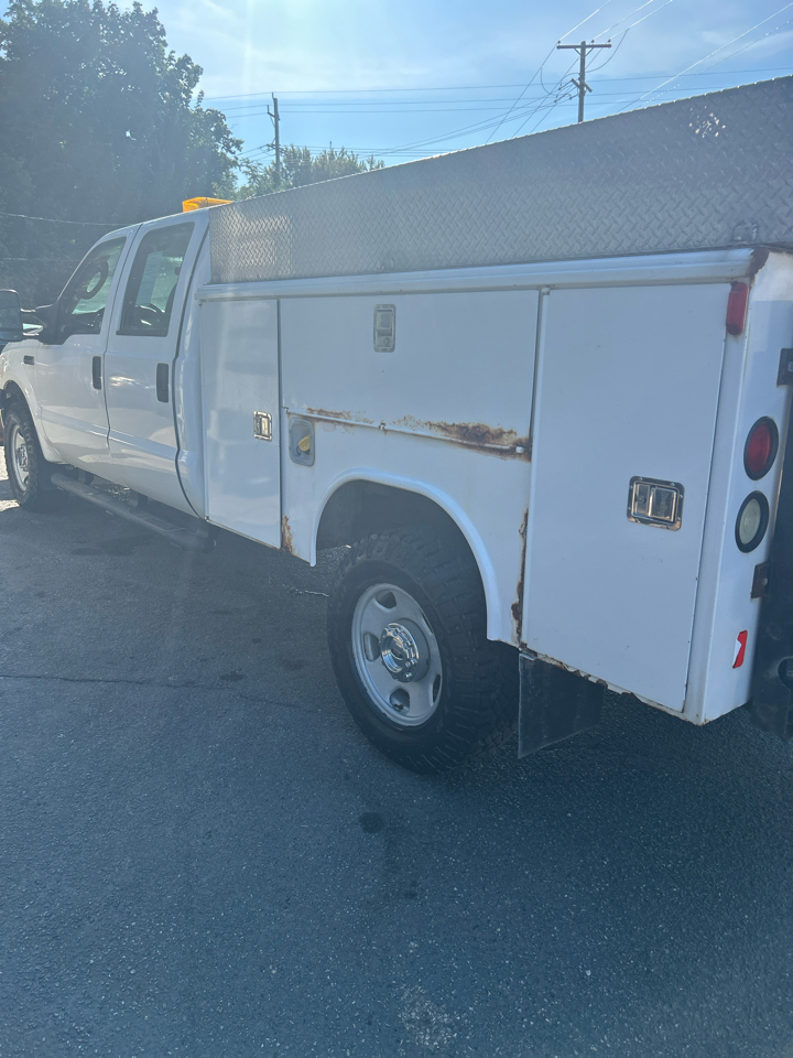 Ford F-350 SD Lariat Crew Cab 4WD 2005 Ford F-350 SD Lariat Crew Cab 4WD 2005