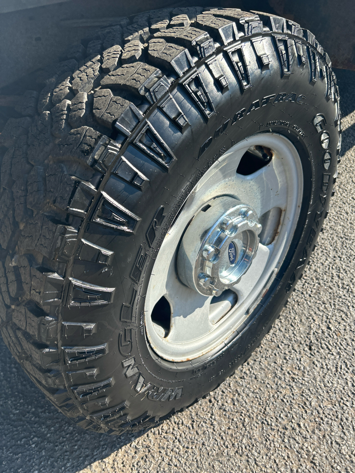 Ford F-350 SD Lariat Crew Cab 4WD 2005 Ford F-350 SD Lariat Crew Cab 4WD 2005