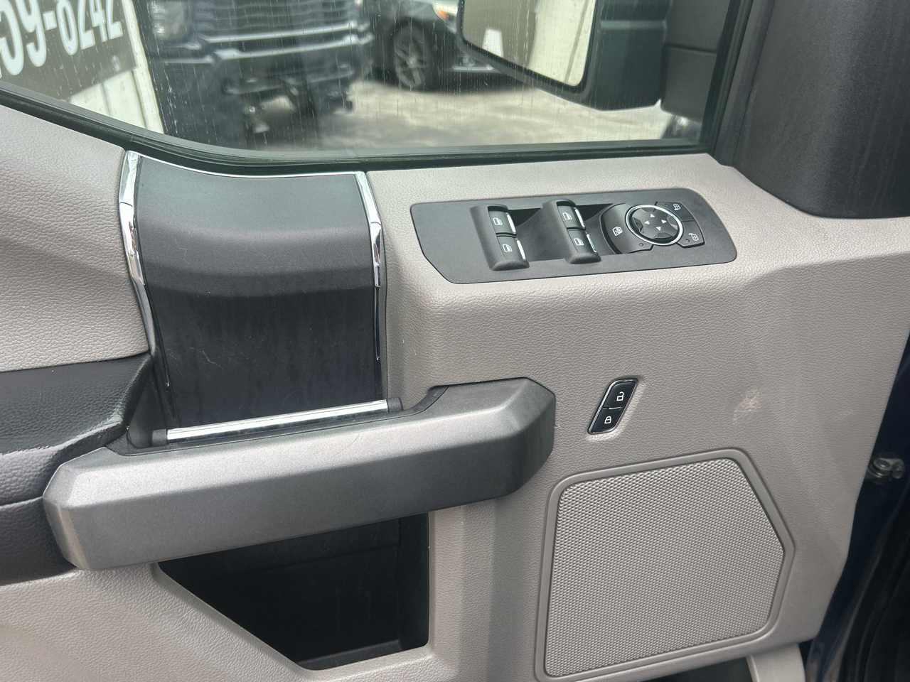 Ford F-150 Lariat SuperCrew 5.5-ft. Bed 4WD 2016