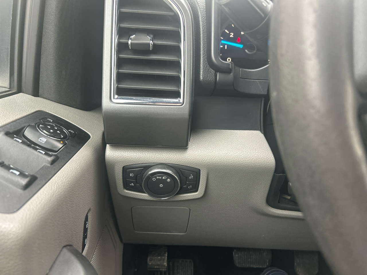 Ford F-150 Lariat SuperCrew 5.5-ft. Bed 4WD 2016