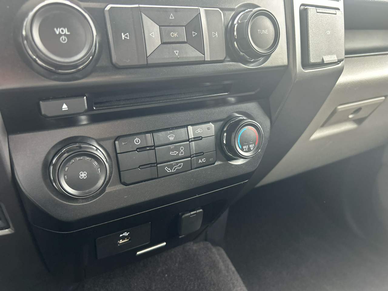 Ford F-150 Lariat SuperCrew 5.5-ft. Bed 4WD 2016