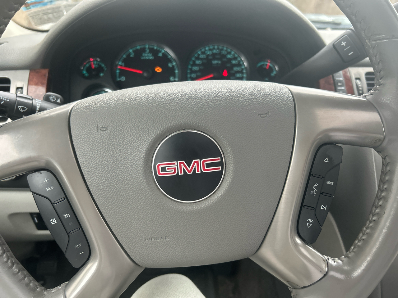 GMC Yukon SLT1 4WD 2011