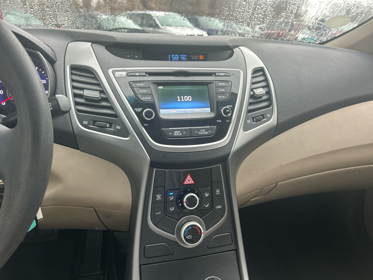 Hyundai Elantra SE 6AT 2015