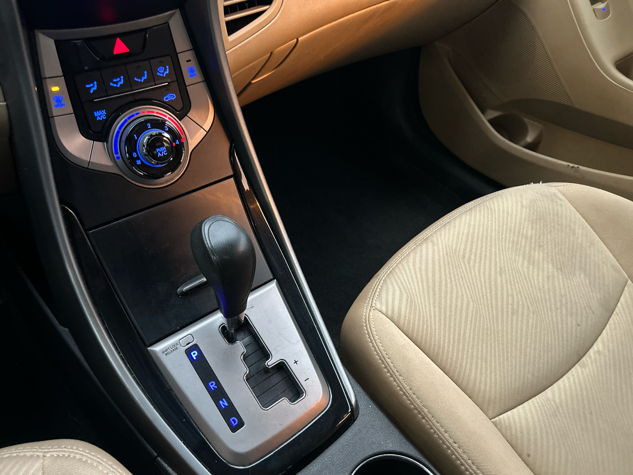 Hyundai Elantra Limited 2013