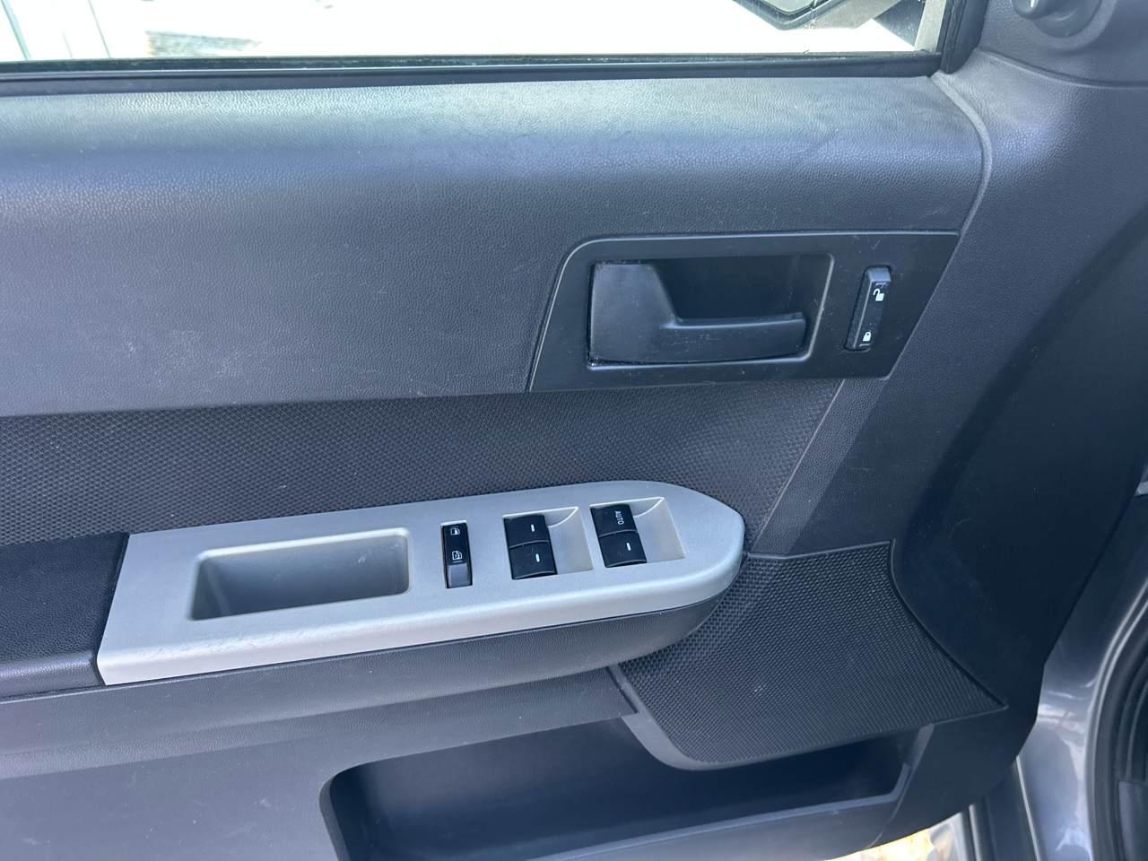 Ford Escape XLT FWD I4 2009