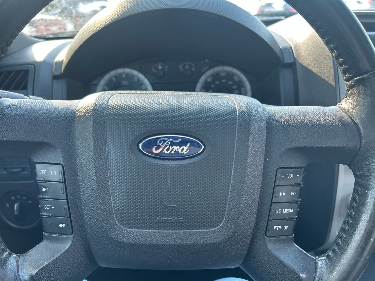 Ford Escape XLT FWD I4 2009