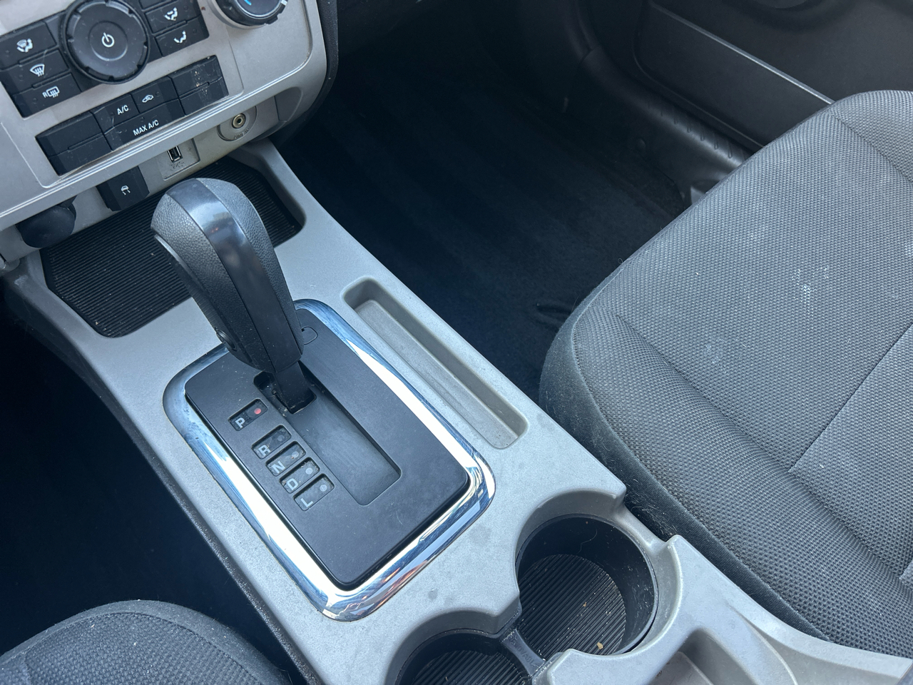 Ford Escape XLT FWD I4 2009