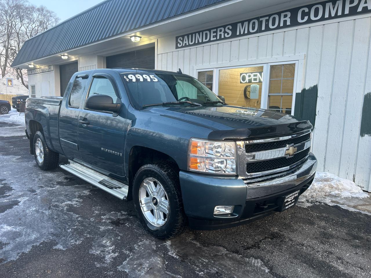 2007 Chevrolet Silverado 1500 Work Truck Ext. Cab Short Box 4WD