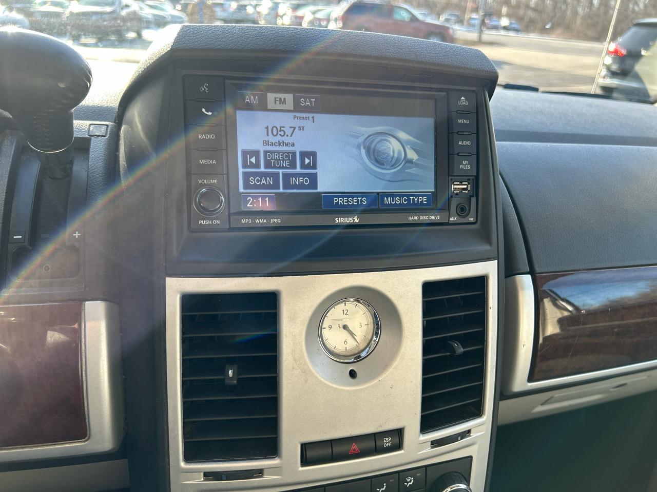 Chrysler Town & Country Touring Plus 2010