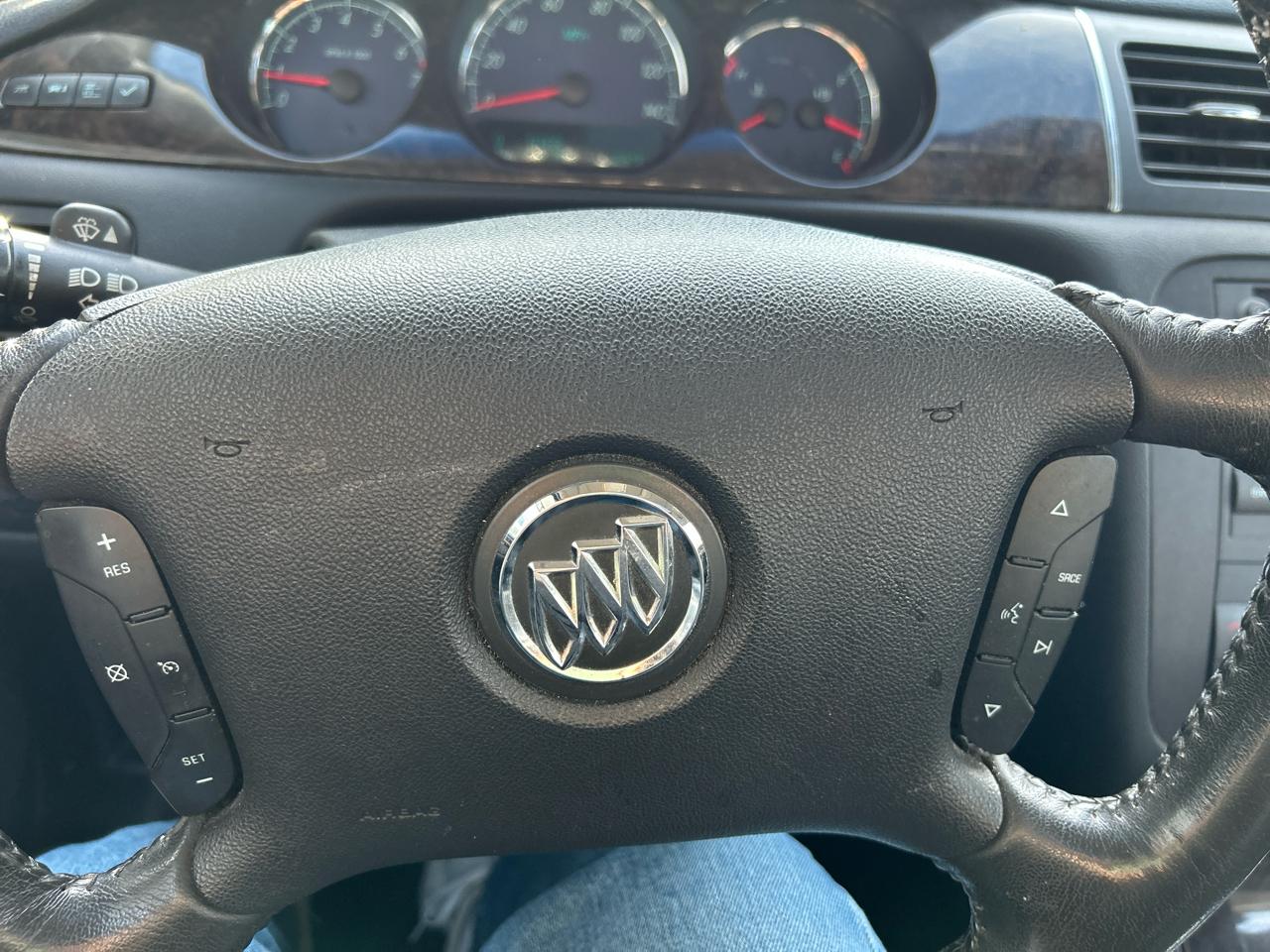 Buick Lucerne CXS 2006