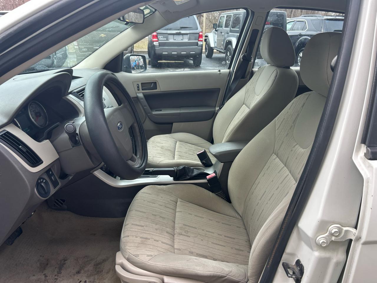 Ford Focus SE Sedan 2009