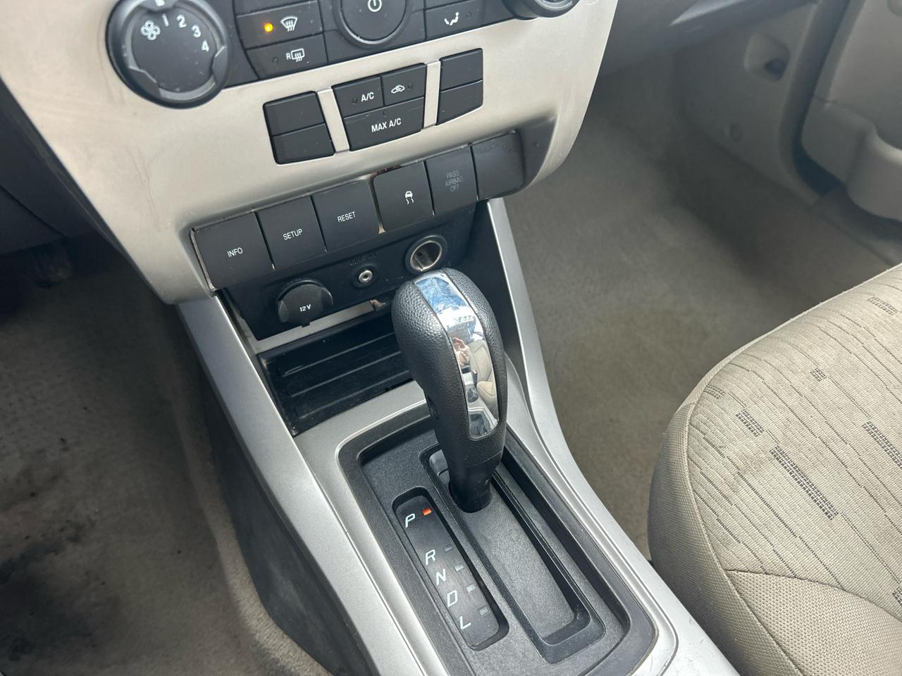 Ford Focus SE Sedan 2009