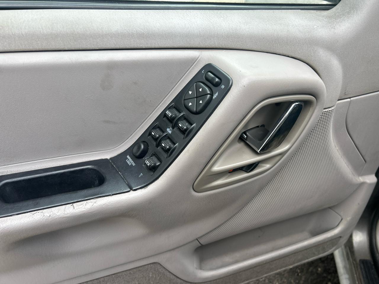 Jeep Grand Cherokee Laredo 4WD 2000