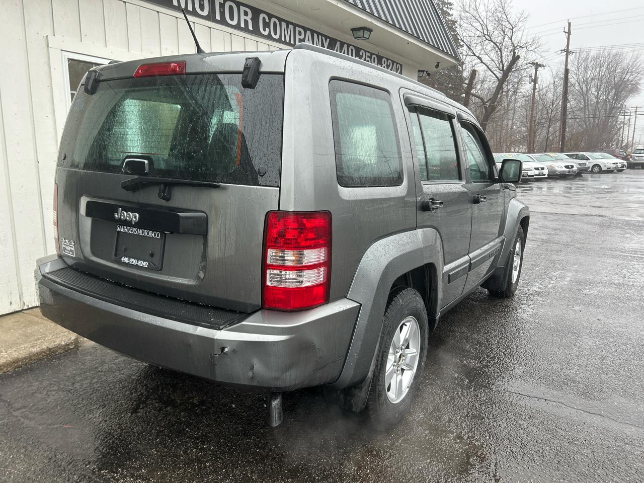 Jeep Liberty Sport 4WD 2012