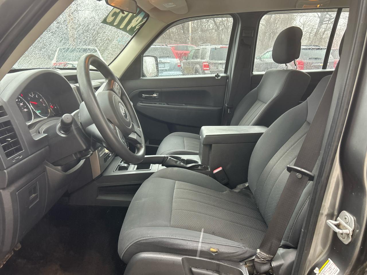 Jeep Liberty Sport 4WD 2012