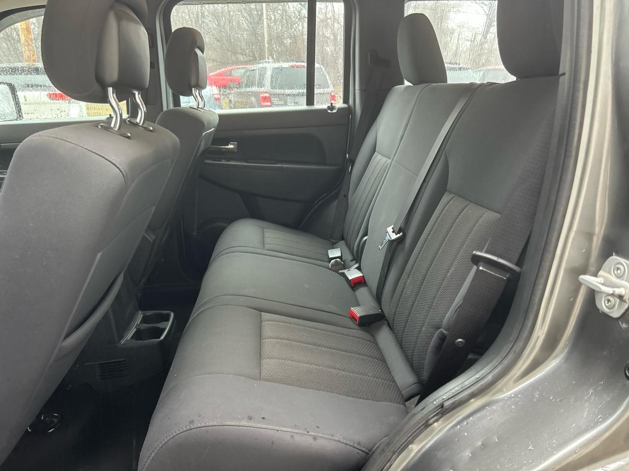 Jeep Liberty Sport 4WD 2012