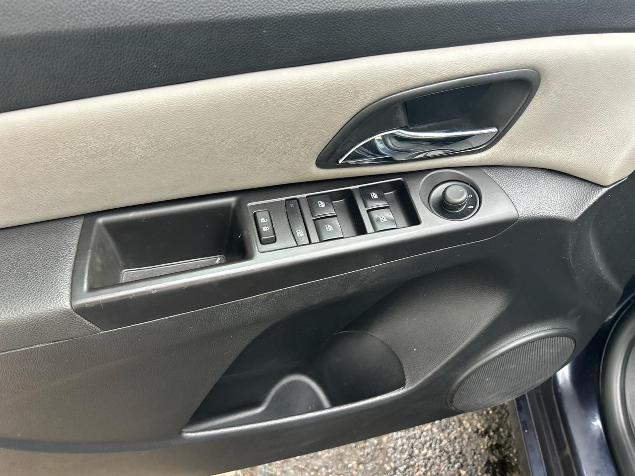 Chevrolet Cruze LS Auto 2015